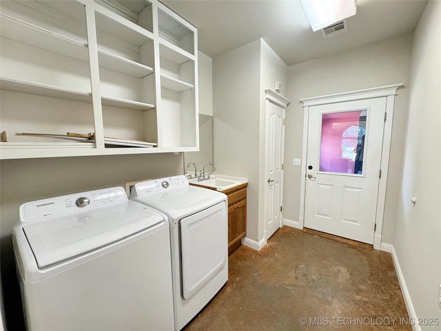 905 Shelley Circle, Tahlequah, OK 74464