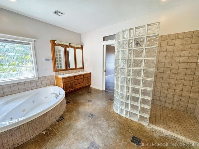 905 Shelley Circle, Tahlequah, OK 74464