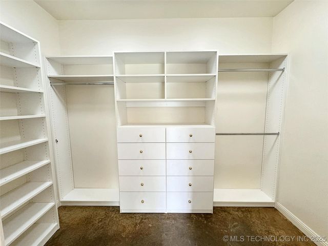 905 Shelley Circle, Tahlequah, OK 74464