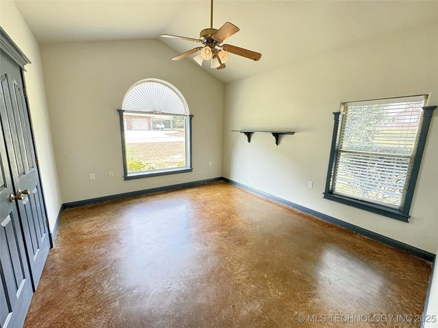 905 Shelley Circle, Tahlequah, OK 74464