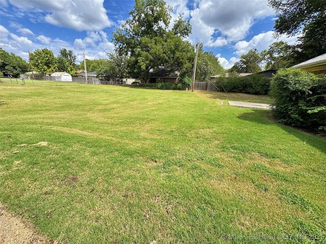 905 Shelley Circle, Tahlequah, OK 74464