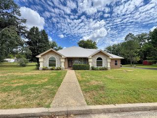 905 Shelley Circle, Tahlequah, OK 74464