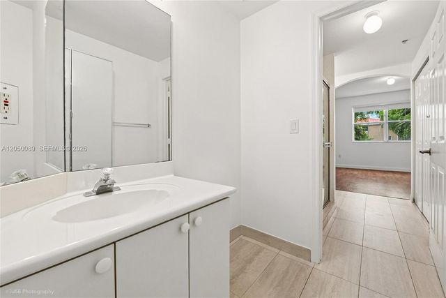 6700 NW 114th Avenue 923, Doral, FL 33178