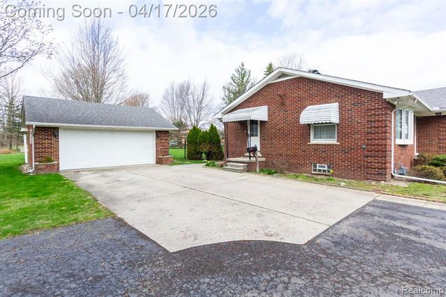 29110 Olmstead Road, Flat Rock, MI 48134