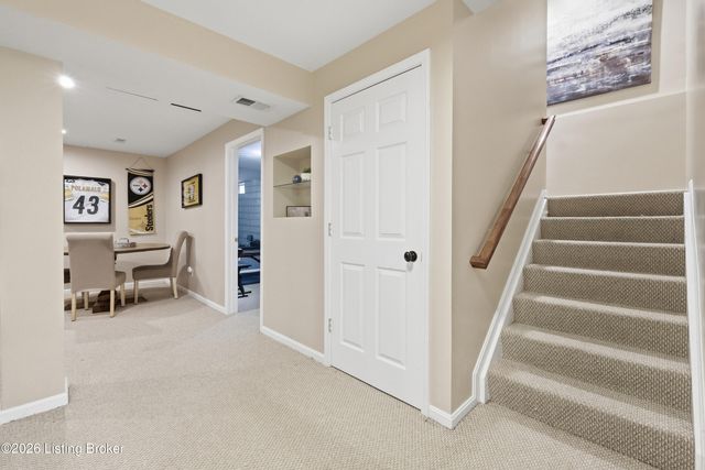 1609 Keever Ct, Louisville, KY 40245