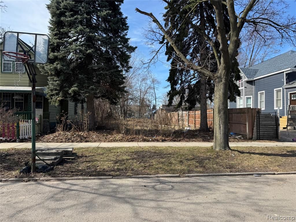 4037 Gilbert Street, Detroit, MI 48210