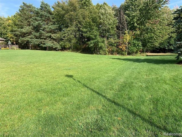 8413 GROVEMONT Court, Grand Blanc Charter Township, MI 48439