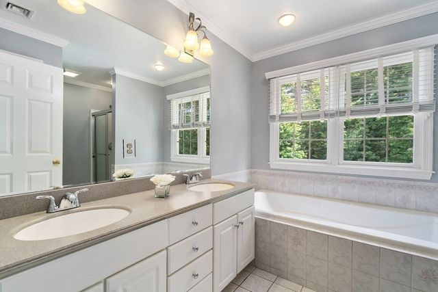 10 Lanes End, Stoughton, MA 02072