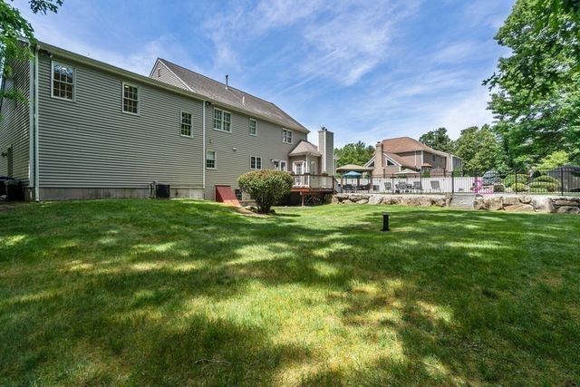 10 Lanes End, Stoughton, MA 02072