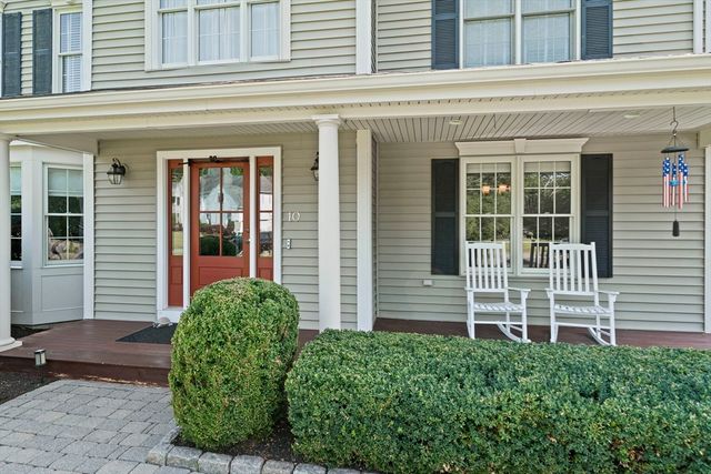 10 Lanes End, Stoughton, MA 02072