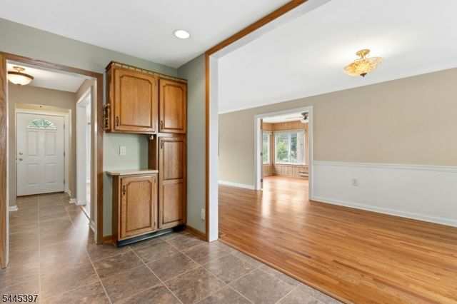 1 Aberdeen Ct, Cranford Twp., NJ 07016