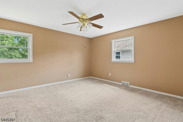 1 Aberdeen Ct, Cranford Twp., NJ 07016