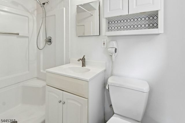 1 Aberdeen Ct, Cranford Twp., NJ 07016