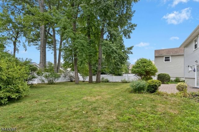 1 Aberdeen Ct, Cranford Twp., NJ 07016