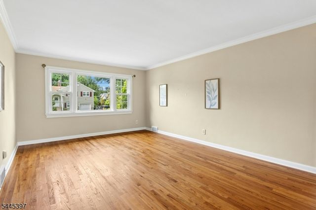 1 Aberdeen Ct, Cranford Twp., NJ 07016