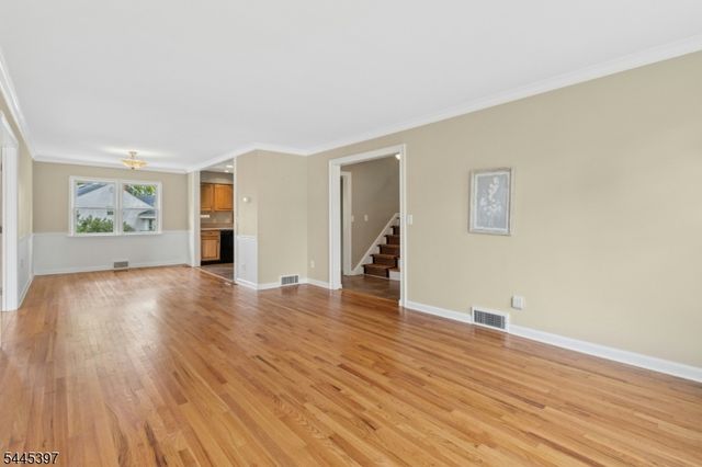 1 Aberdeen Ct, Cranford Twp., NJ 07016