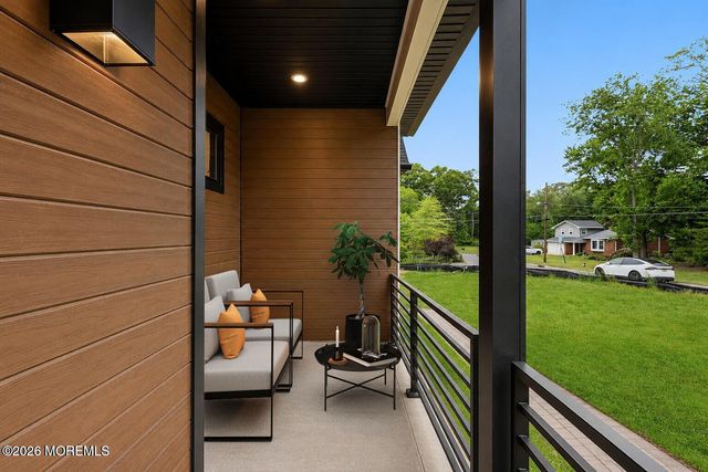 15 Hobart Street, Marlboro, NJ 07746