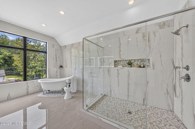 15 Hobart Street, Marlboro, NJ 07746