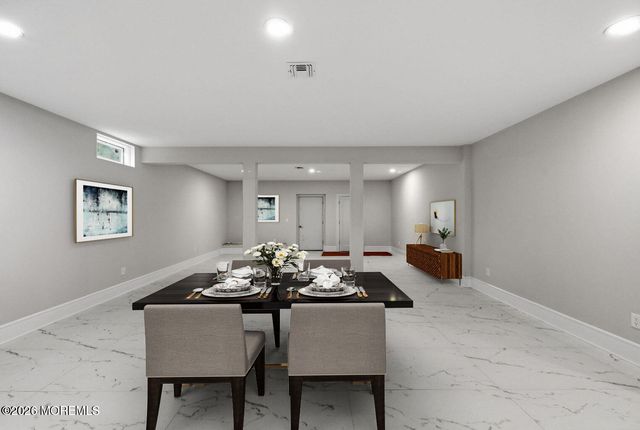 15 Hobart Street, Marlboro, NJ 07746