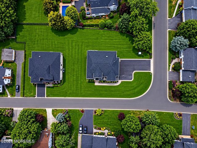 15 Hobart Street, Marlboro, NJ 07746