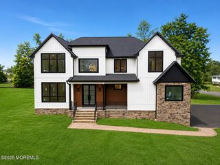 15 Hobart Street, Marlboro, NJ 07746