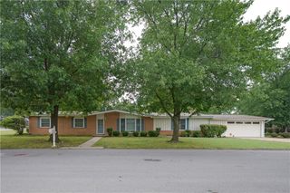 111 N Edgewood Drive, Coffeyville, KS 67337