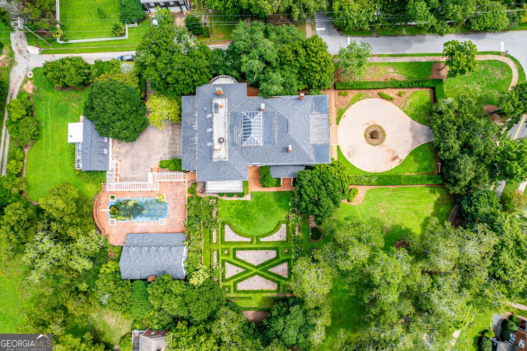 617 Dixie Avenue, Madison, GA 30650