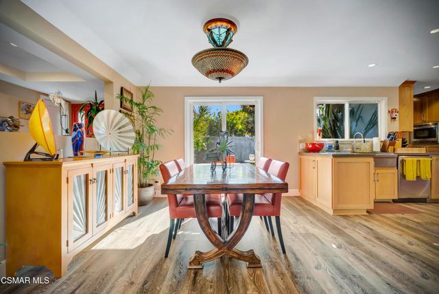 22335 De Grasse Drive, Calabasas, CA 91302