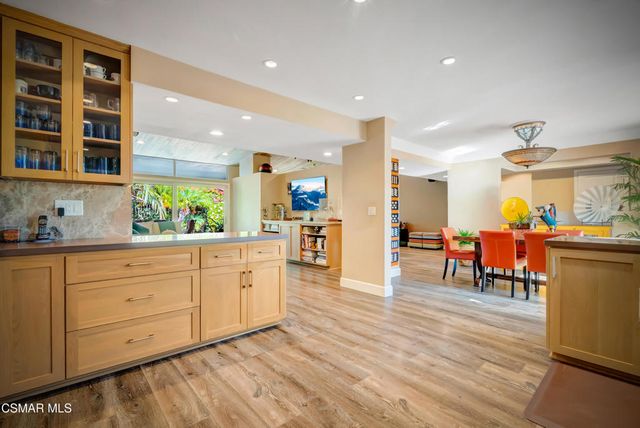 22335 De Grasse Drive, Calabasas, CA 91302