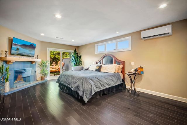 22335 De Grasse Drive, Calabasas, CA 91302