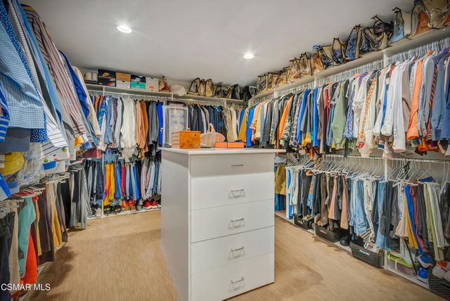 22335 De Grasse Drive, Calabasas, CA 91302