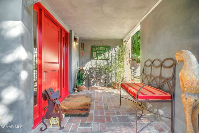 22335 De Grasse Drive, Calabasas, CA 91302