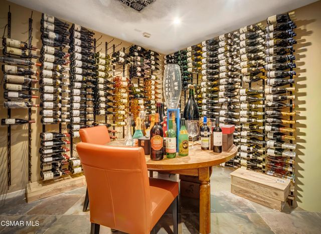 22335 De Grasse Drive, Calabasas, CA 91302