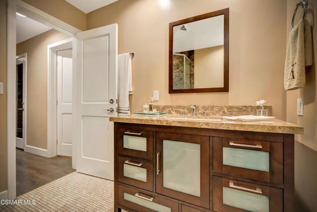 22335 De Grasse Drive, Calabasas, CA 91302