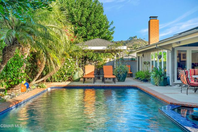 22335 De Grasse Drive, Calabasas, CA 91302