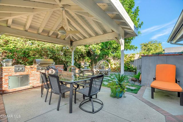 22335 De Grasse Drive, Calabasas, CA 91302