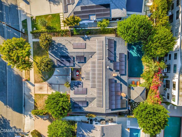 22335 De Grasse Drive, Calabasas, CA 91302