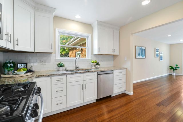 340 James Avenue, Mundelein, IL 60060