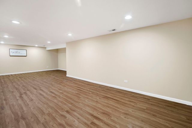 340 James Avenue, Mundelein, IL 60060