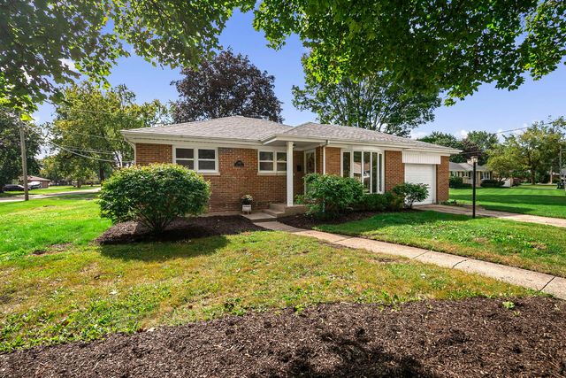340 James Avenue, Mundelein, IL 60060
