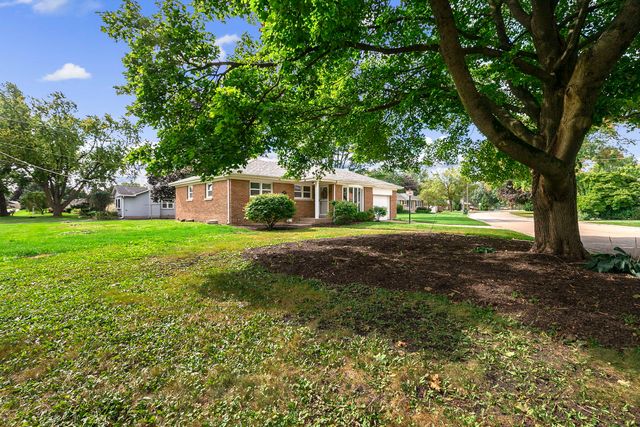 340 James Avenue, Mundelein, IL 60060