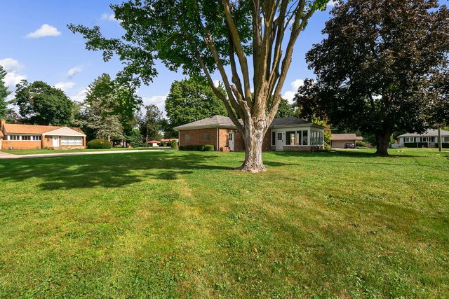 340 James Avenue, Mundelein, IL 60060