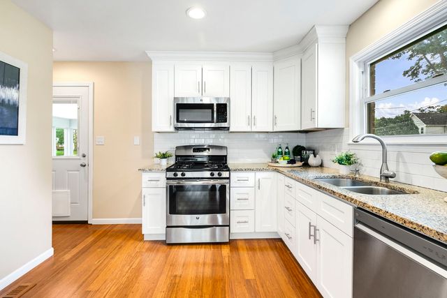 340 James Avenue, Mundelein, IL 60060
