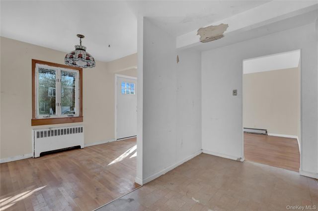 140 Arlington Avenue, Valley Stream, NY 11580