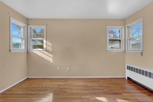 140 Arlington Avenue, Valley Stream, NY 11580