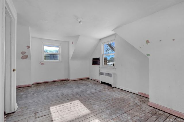 140 Arlington Avenue, Valley Stream, NY 11580