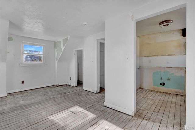 140 Arlington Avenue, Valley Stream, NY 11580