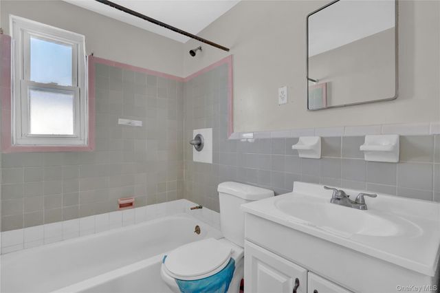 140 Arlington Avenue, Valley Stream, NY 11580