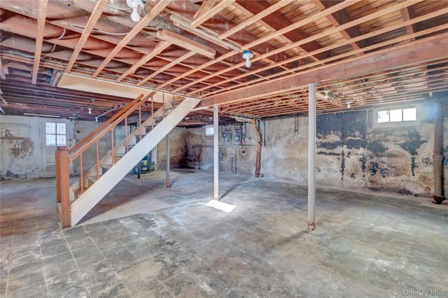 140 Arlington Avenue, Valley Stream, NY 11580