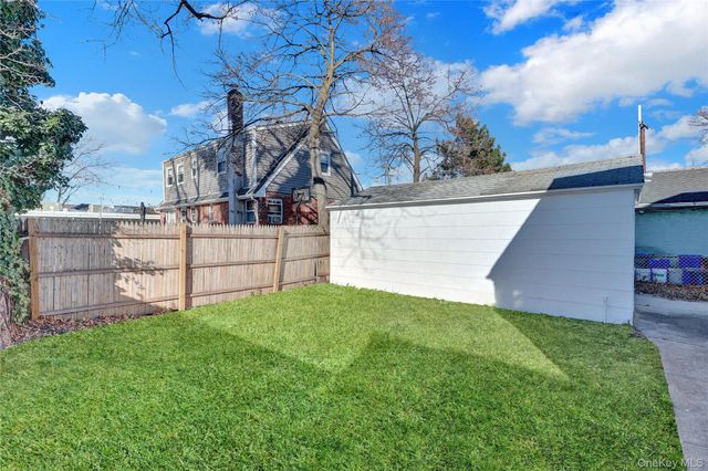 140 Arlington Avenue, Valley Stream, NY 11580